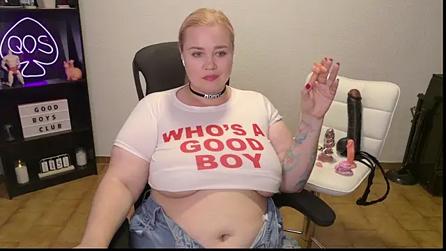 Snapshot of MargotGrey chatting on June 16, 11:57 am MargotGrey online show from June 16, 11:57 am