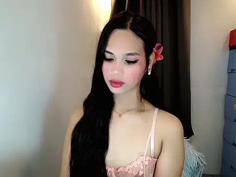 Snapshot of Webcumcutie chatting on April 25, 5:32 am Webcumcutie online show from April 25, 5:32 am