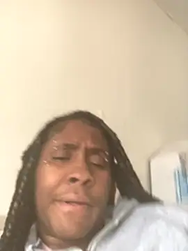 Snapshot of Foreignthababyy chatting on December 1, 8:25 pm Foreignthababyy online show from December 1, 8:25 pm