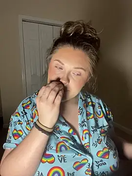 Snapshot of daddyarimm chatting on November 18, 10:47 pm daddyarimm online show from November 18, 10:47 pm