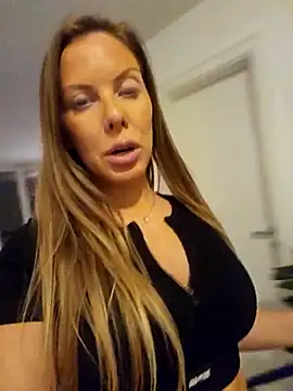 novaforyou1 online show from December 16, 4:23 pm