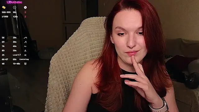 Snapshot of Val_lava chatting on November 4, 8:08 pm Val lava online show from November 4, 8:08 pm