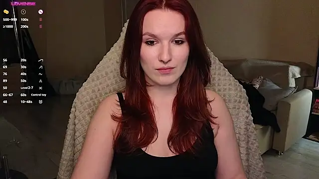 Snapshot of Val_lava chatting on December 2, 8:15 pm Val lava online show from December 2, 8:15 pm