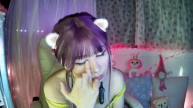 Snapshot of Haru_Queenn chatting on March 6, 3:35 am Haru Queenn online show from March 6, 3:35 am