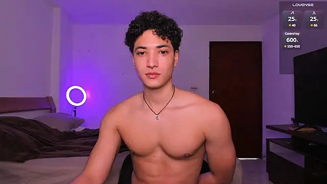 Snapshot of MitchellXD chatting on December 3, 5:45 pm MitchellXD online show from December 3, 5:45 pm