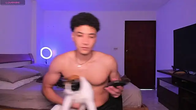 Snapshot of MitchellXD chatting on December 6, 1:44 pm MitchellXD online show from December 6, 1:44 pm