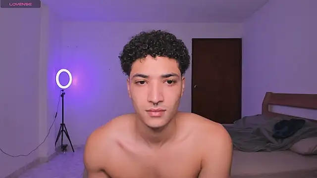 Snapshot of MitchellXD chatting on December 22, 4:27 pm MitchellXD online show from December 22, 4:27 pm