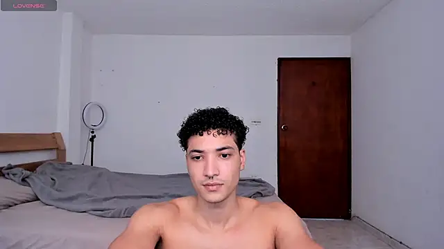 Snapshot of MitchellXD chatting on December 23, 9:08 pm MitchellXD online show from December 23, 9:08 pm