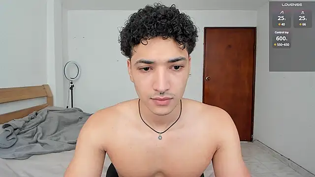 Snapshot of MitchellXD chatting on December 24, 2:22 pm MitchellXD online show from December 24, 2:22 pm