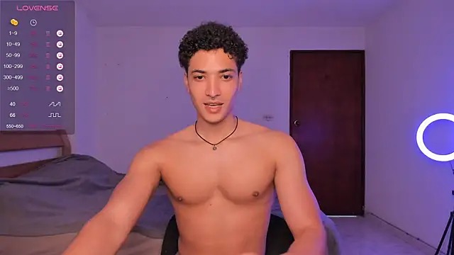 Snapshot of MitchellXD chatting on January 2, 9:39 pm MitchellXD online show from January 2, 9:39 pm