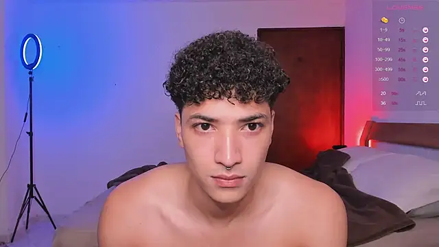 Snapshot of MitchellXD chatting on January 25, 4:03 pm MitchellXD online show from January 25, 4:03 pm