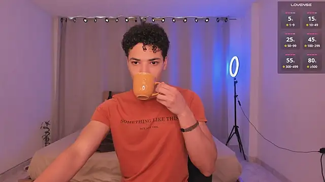 Snapshot of MitchellXD chatting on February 15, 3:06 pm MitchellXD online show from February 15, 3:06 pm