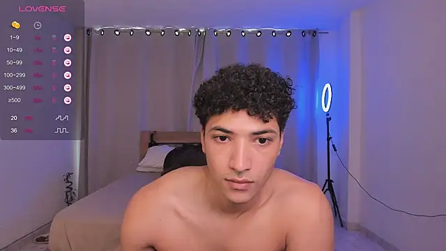 Snapshot of MitchellXD chatting on February 26, 2:25 pm MitchellXD online show from February 26, 2:25 pm