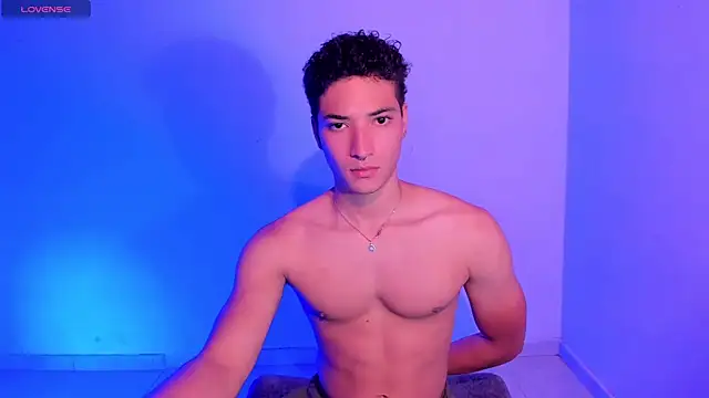 Snapshot of MitchellXD chatting on September 14, 6:29 pm MitchellXD online show from September 14, 6:29 pm