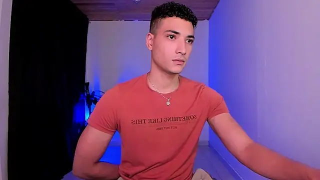 Snapshot of MitchellXD chatting on December 15, 1:21 am MitchellXD online show from December 15, 1:21 am