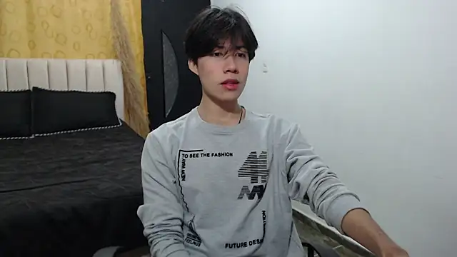 Snapshot of Elio-cam chatting on December 10, 8:30 am Elio-cam online show from December 10, 8:30 am