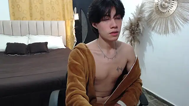 Snapshot of Elio-cam chatting on November 6, 8:26 am Elio-cam online show from November 6, 8:26 am