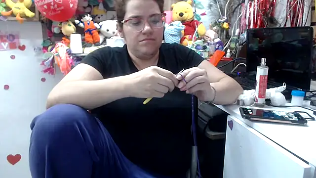 Snapshot of karlythoth@xh chatting on September 12, 12:22 am karlythothxh online show from September 12, 12:22 am