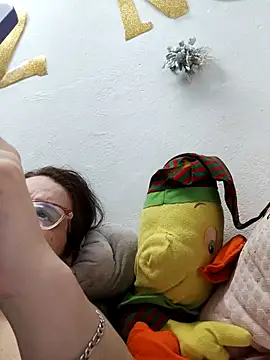 karlythothxh online show from December 15, 2:43 pm