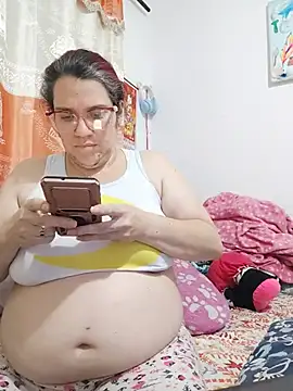 karlythothxh online show from July 14, 6:35 pm