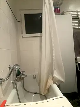 Snapshot of shehandme chatting on October 5, 2:59 pm shehandme online show from October 5, 2:59 pm