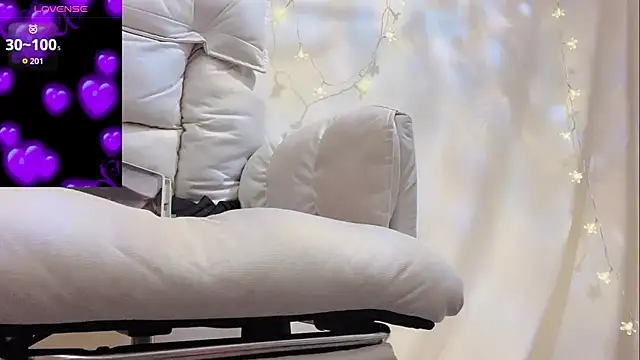 Tw Zoella online show from March 28, 2:49 pm