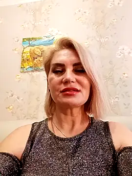 Snapshot of JennyOMay chatting on December 12, 3:10 am JennyOMay online show from December 12, 3:10 am