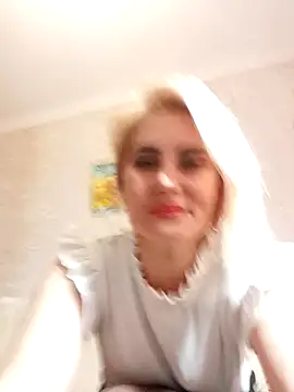 Snapshot of JennyOMay chatting on December 20, 3:03 am JennyOMay online show from December 20, 3:03 am