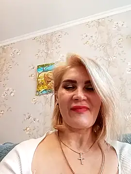 Snapshot of JennyOMay chatting on February 5, 4:06 am JennyOMay online show from February 5, 4:06 am