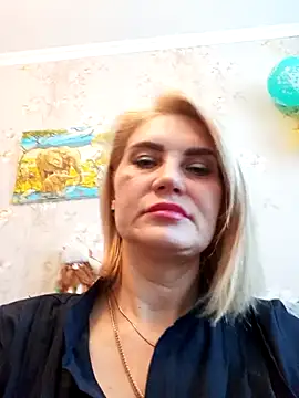 Snapshot of JennyOMay chatting on February 7, 4:06 am JennyOMay online show from February 7, 4:06 am