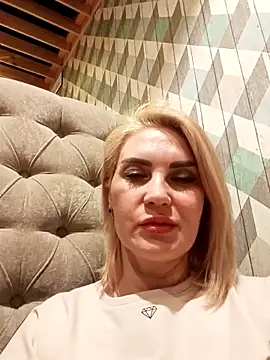 Snapshot of JennyOMay chatting on February 12, 4:54 am JennyOMay online show from February 12, 4:54 am