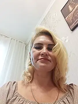 Snapshot of JennyOMay chatting on July 10, 4:39 am JennyOMay online show from July 10, 4:39 am