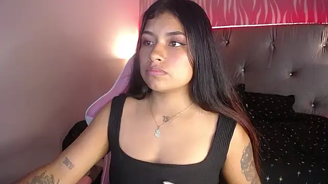 ChantalPetit online show from March 4, 6:14 pm