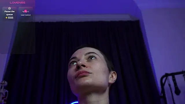 Snapshot of CyberXGoddess chatting on December 9, 2:13 am CyberXGoddess online show from December 9, 2:13 am