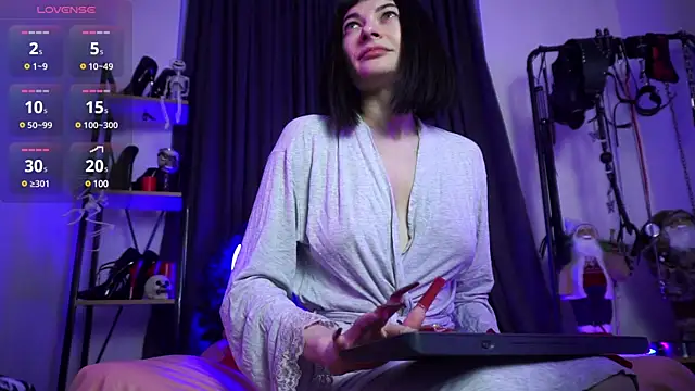 Snapshot of CyberXGoddess chatting on December 19, 2:12 am CyberXGoddess online show from December 19, 2:12 am