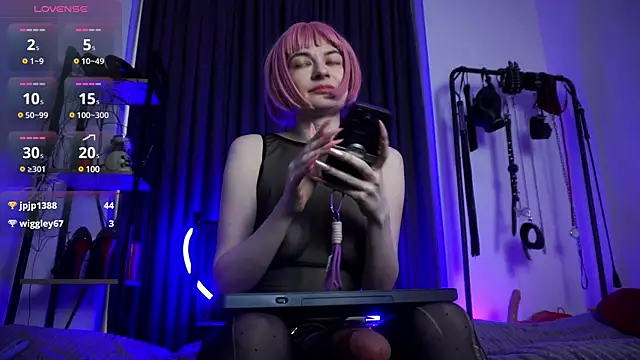 Snapshot of CyberXGoddess chatting on February 8, 6:33 am CyberXGoddess online show from February 8, 6:33 am