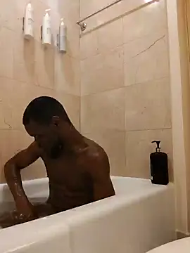 Snapshot of Maculine_Stayr chatting on December 4, 5:27 am Maculine Stayr online show from December 4, 5:27 am