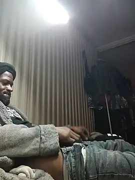 Snapshot of Maculine_Stayr chatting on January 26, 2:35 am Maculine Stayr online show from January 26, 2:35 am