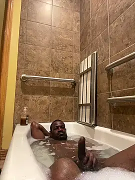 Snapshot of Maculine_Stayr chatting on February 18, 6:37 am Maculine Stayr online show from February 18, 6:37 am