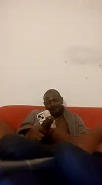 Snapshot of Maculine_Stayr chatting on March 11, 3:05 am Maculine Stayr online show from March 11, 3:05 am