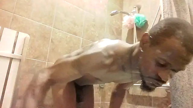 Snapshot of Maculine_Stayr chatting on October 19, 4:46 am Maculine Stayr online show from October 19, 4:46 am