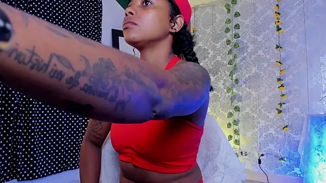 kelly thomson online show from February 19, 11:45 pm