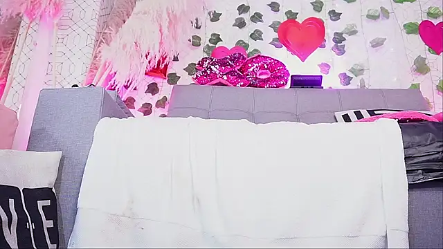 Snapshot of isis_lov chatting on February 11, 6:08 am isis lov online show from February 11, 6:08 am