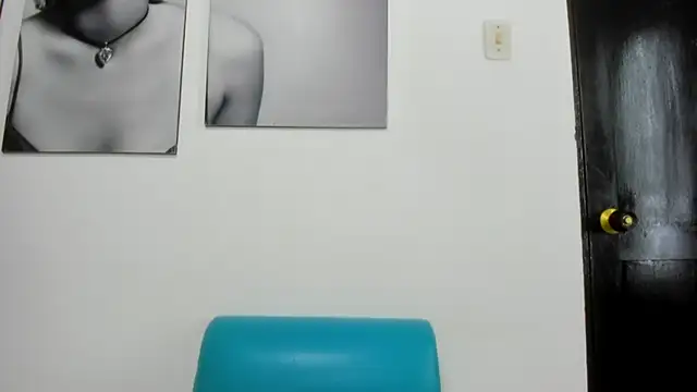 Snapshot of izzy_cum chatting on January 15, 2:02 pm izzy cum online show from January 15, 2:02 pm