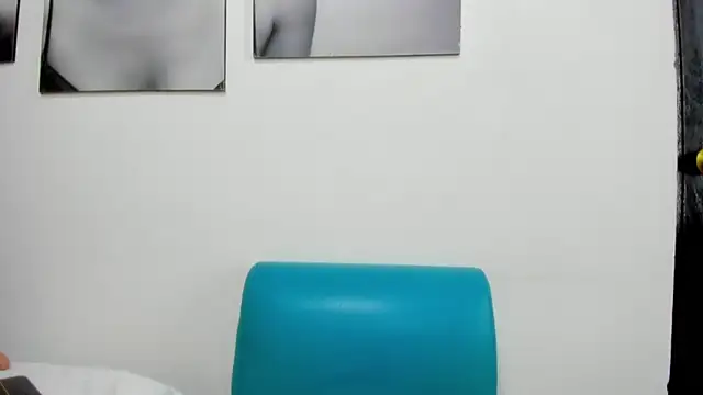 Snapshot of izzy_cum chatting on January 16, 7:31 pm izzy cum online show from January 16, 7:31 pm