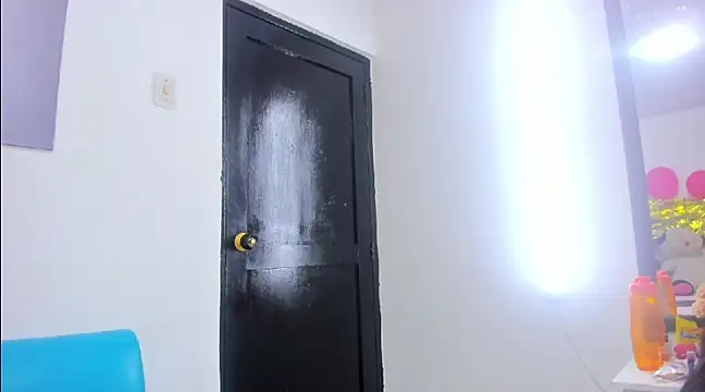 Snapshot of izzy_cum chatting on January 29, 10:01 pm izzy cum online show from January 29, 10:01 pm