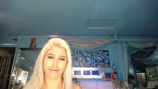 Snapshot of ADRIANNA_FOX chatting on February 16, 9:15 am ADRIANNA FOX online show from February 16, 9:15 am