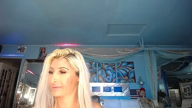 Snapshot of ADRIANNA_FOX chatting on March 9, 4:49 am ADRIANNA FOX online show from March 9, 4:49 am