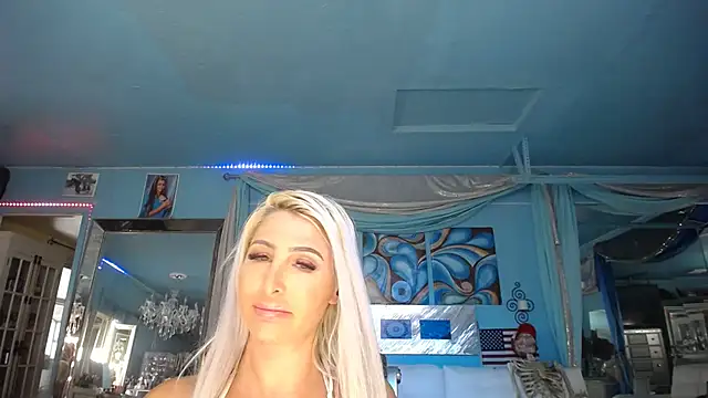 Snapshot of ADRIANNA_FOX chatting on March 9, 6:43 pm ADRIANNA FOX online show from March 9, 6:43 pm