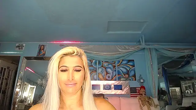 Snapshot of ADRIANNA_FOX chatting on March 22, 1:22 am ADRIANNA FOX online show from March 22, 1:22 am